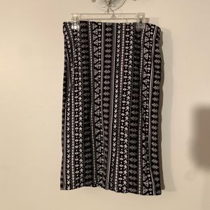 H&M Mid length patterned skirt